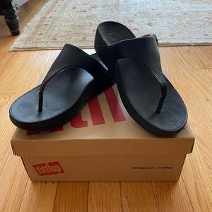 Black FitFlop Sandals- The Skinny Deluxe, Size 7
